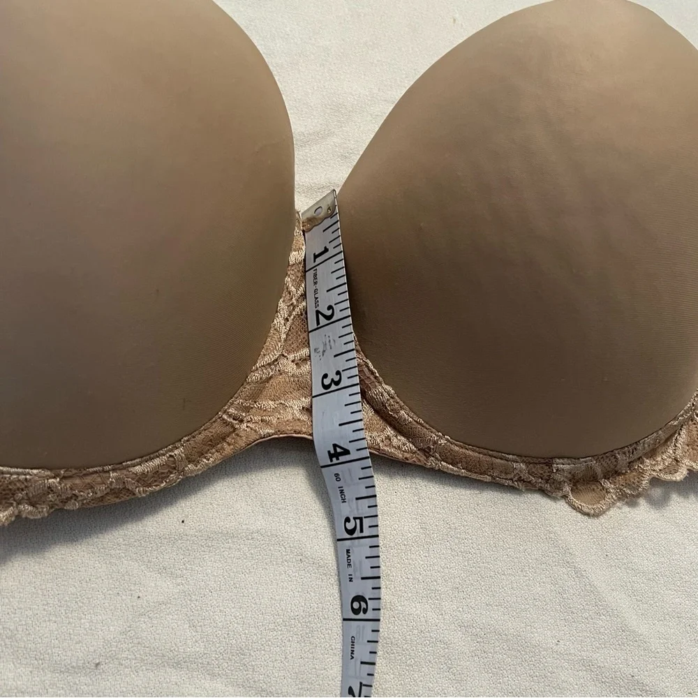 Elegant Lace Strapless Bra in Tan